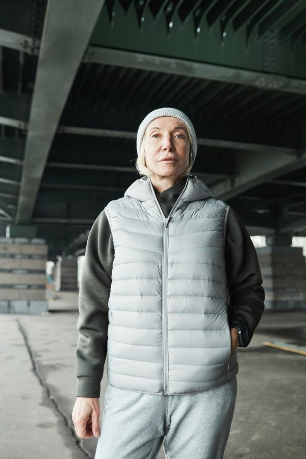 Gilet femme senior : des hauts tendances pour les personnes âgées